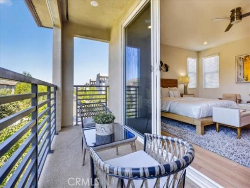 170 Chorus , Irvine, CA