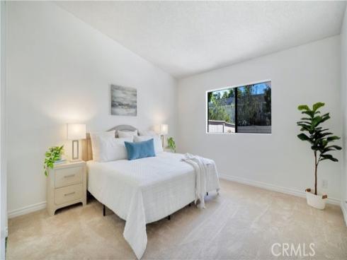 26  Acorn #18  , Irvine, CA