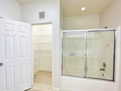 20  Leucadia  , Irvine, CA