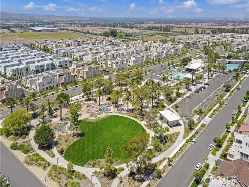 156 Scale , Irvine, CA