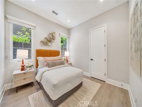 152 Statura , Irvine, CA