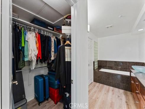 2253 Martin 207 , Irvine, CA