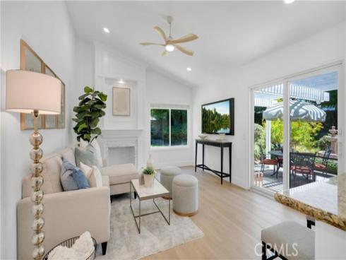 32 Deerwood E , Irvine, CA