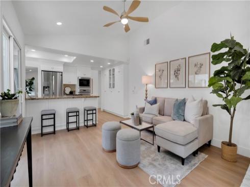 32 Deerwood E , Irvine, CA