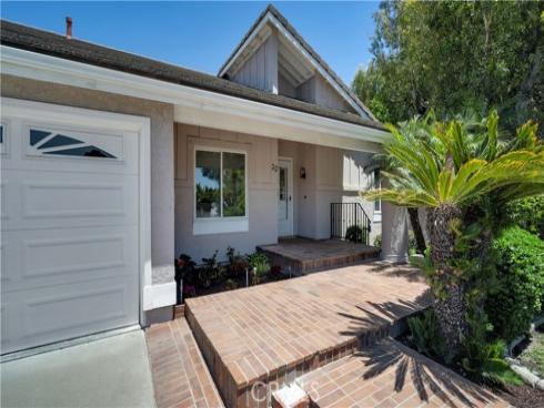 32 Deerwood E , Irvine, CA