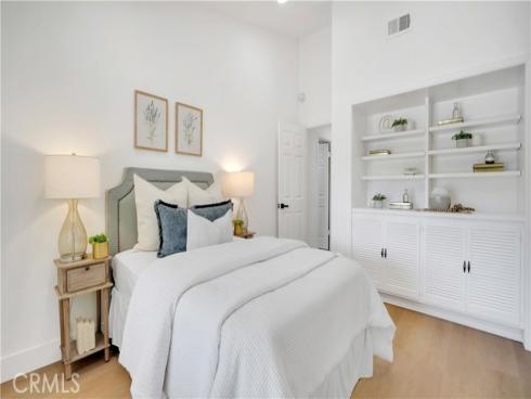 32 Deerwood E , Irvine, CA