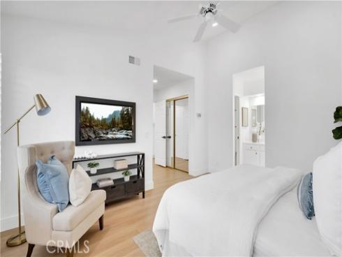 32 Deerwood E , Irvine, CA