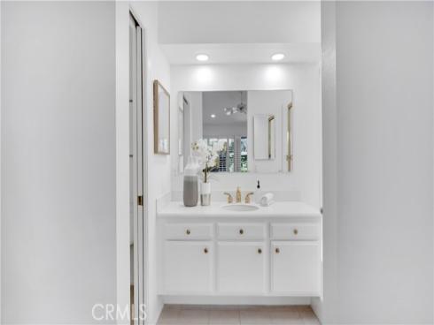 32 Deerwood E , Irvine, CA