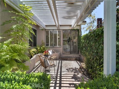 32 Deerwood E , Irvine, CA