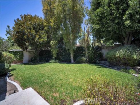 32 Deerwood E , Irvine, CA