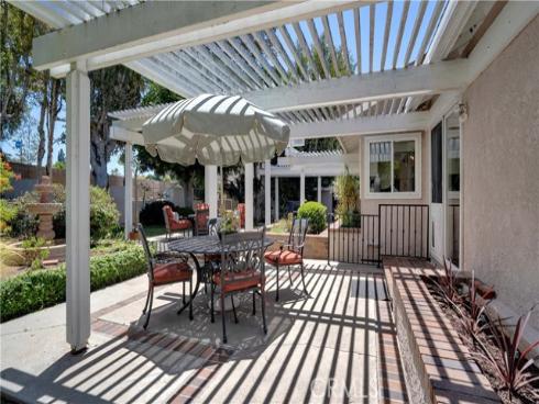 32 Deerwood E , Irvine, CA