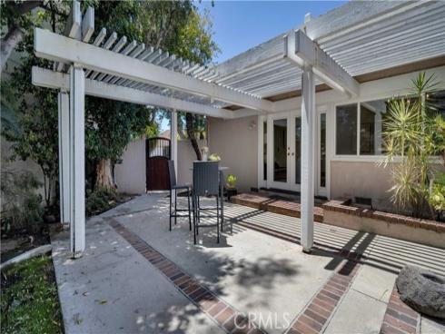 32 Deerwood E , Irvine, CA