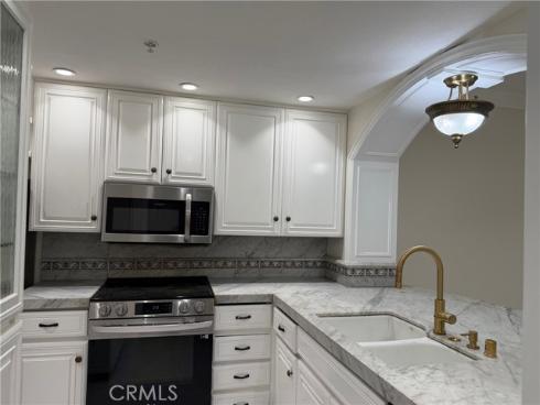2253  Martin  , Irvine, CA