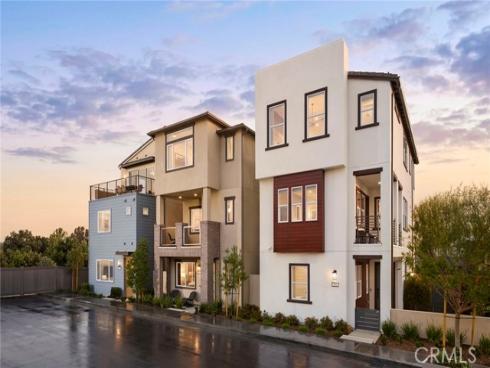 105  Moody  , Irvine, CA