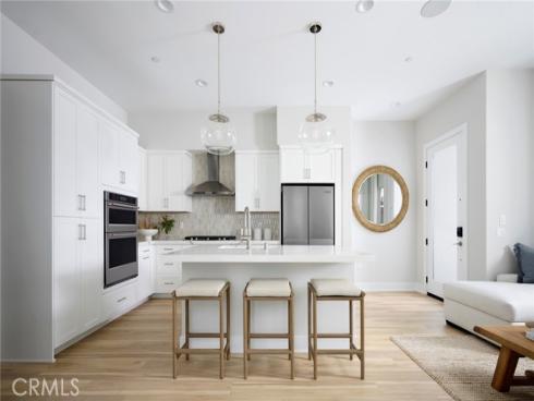 105  Moody  , Irvine, CA
