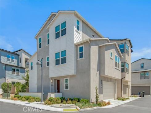 204 Yerba , Irvine, CA