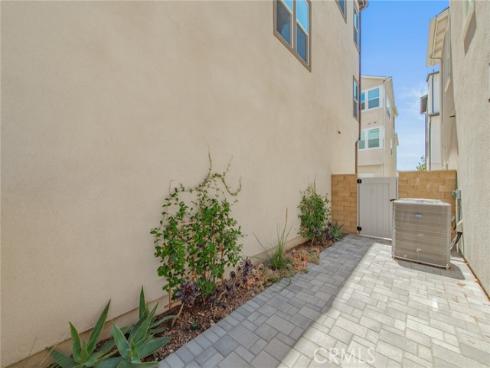 204 Yerba , Irvine, CA
