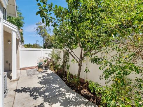 39 Tarocco , Irvine, CA