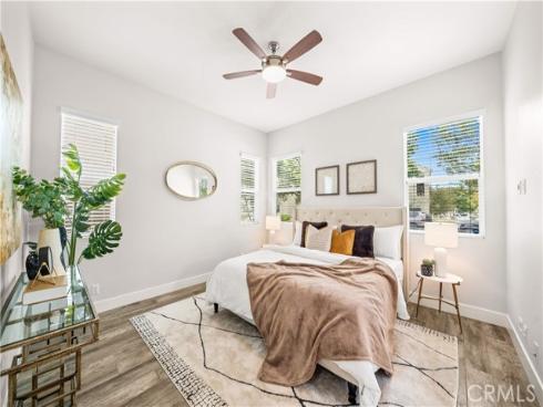 220 Follyhatch , Irvine, CA