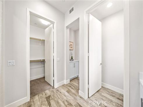220 Follyhatch , Irvine, CA