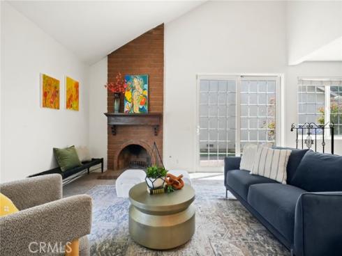 17 Deerwood , Irvine, CA
