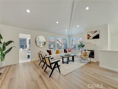 34 Magellan Aisle , Irvine, CA