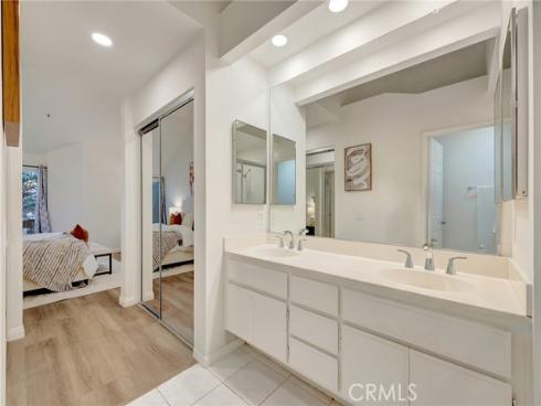 34 Magellan Aisle , Irvine, CA