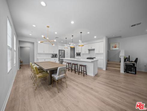 162 Novel , Irvine, CA
