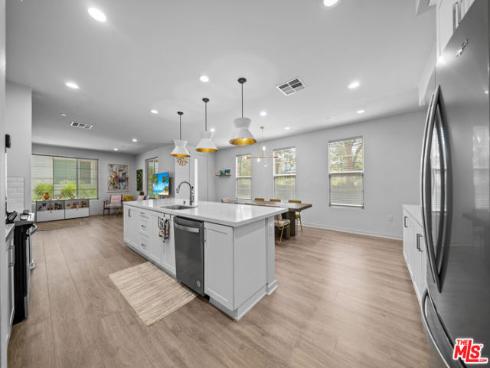 162 Novel , Irvine, CA
