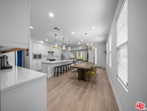 162 Novel , Irvine, CA