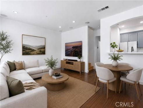 34  League  , Irvine, CA