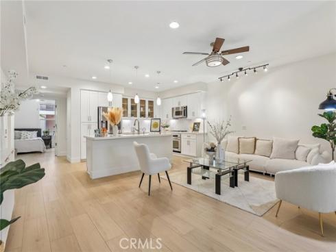 617 Rockefeller , Irvine, CA