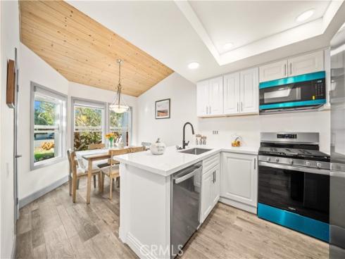 58 Fulton , Irvine, CA
