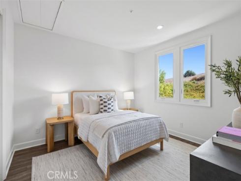 21 Chester , Irvine, CA