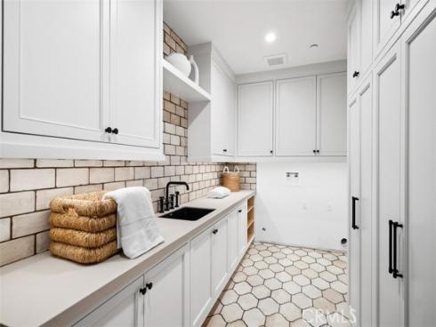 31  Black Hawk  , Irvine, CA