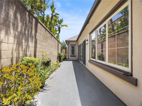 61  Bloomington  , Irvine, CA