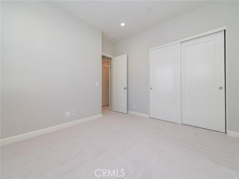 124 Holly Springs , Irvine, CA