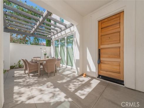124 Holly Springs , Irvine, CA