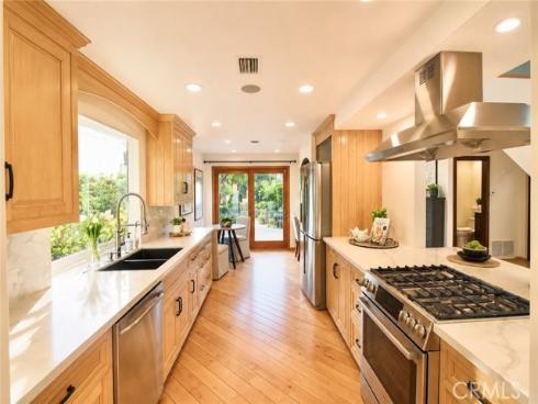 28 Cambridge , Irvine, CA