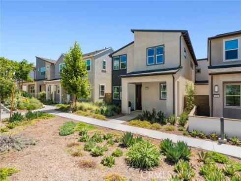 446 Sonia , Irvine, CA