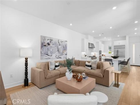 446 Sonia , Irvine, CA