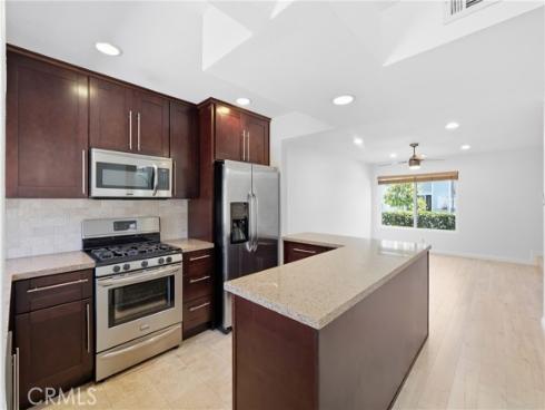 54  Oval   Road, Irvine, CA