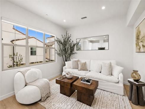 184 Elkhorn , Irvine, CA