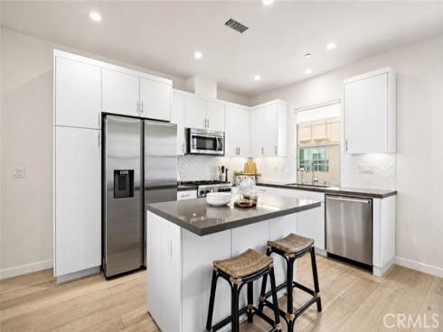 184 Elkhorn , Irvine, CA