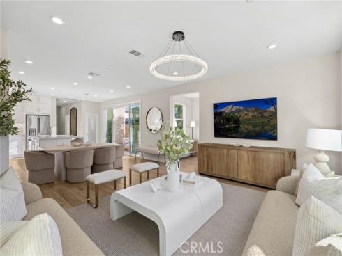 410 Chorus , Irvine, CA