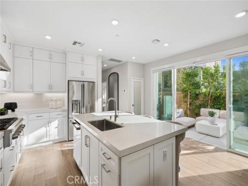 410 Chorus , Irvine, CA