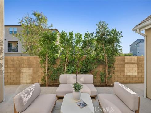 410 Chorus , Irvine, CA