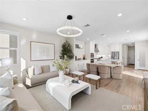 410 Chorus , Irvine, CA