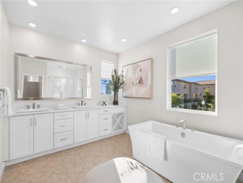 410 Chorus , Irvine, CA
