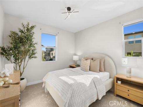 410 Chorus , Irvine, CA
